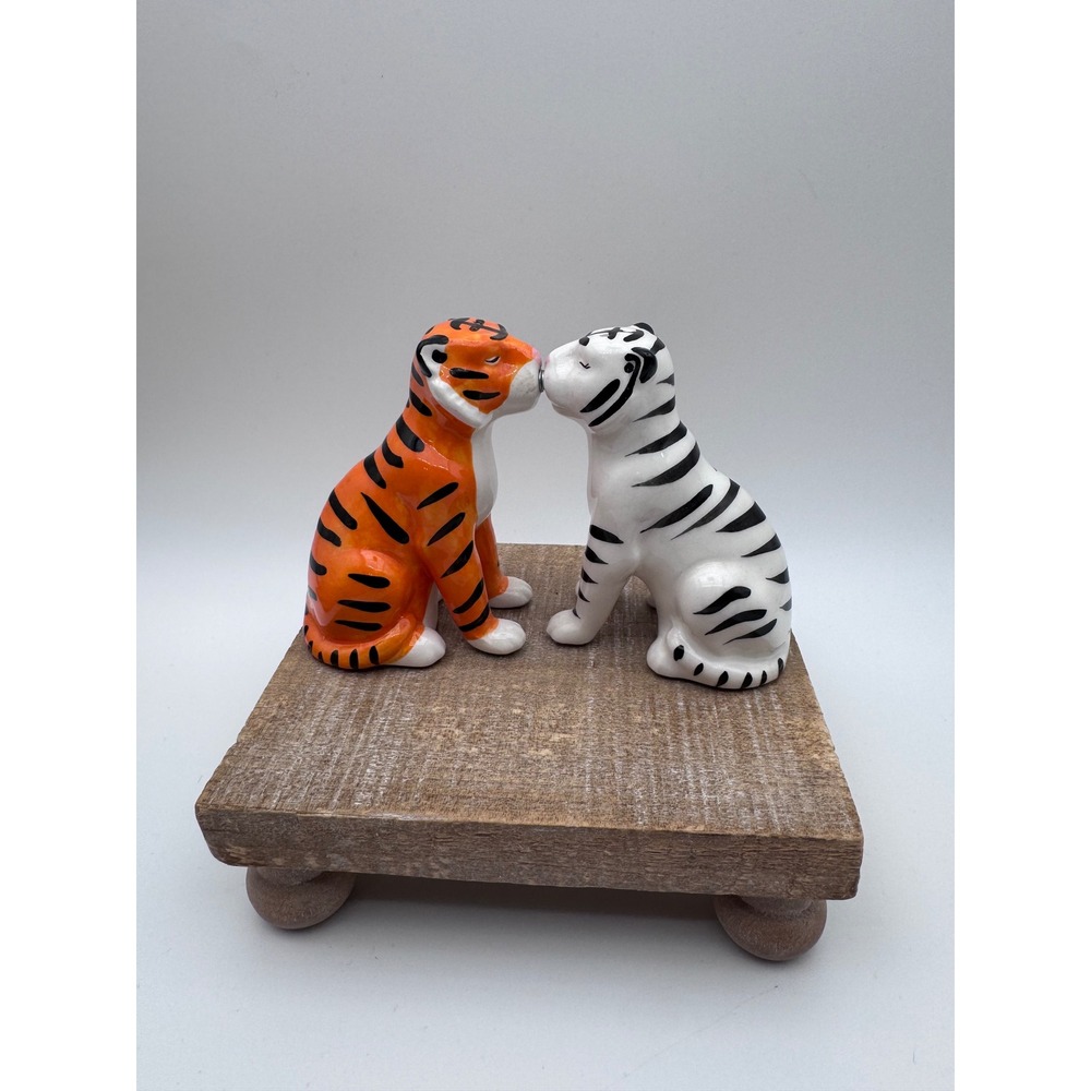 Westland Giftware Kissing Tigers Magnetic Salt and Pepper Shaker Set Ceramic